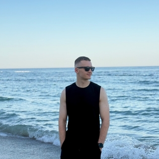 Максим Гладченко